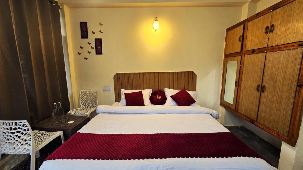 Mountain View Room